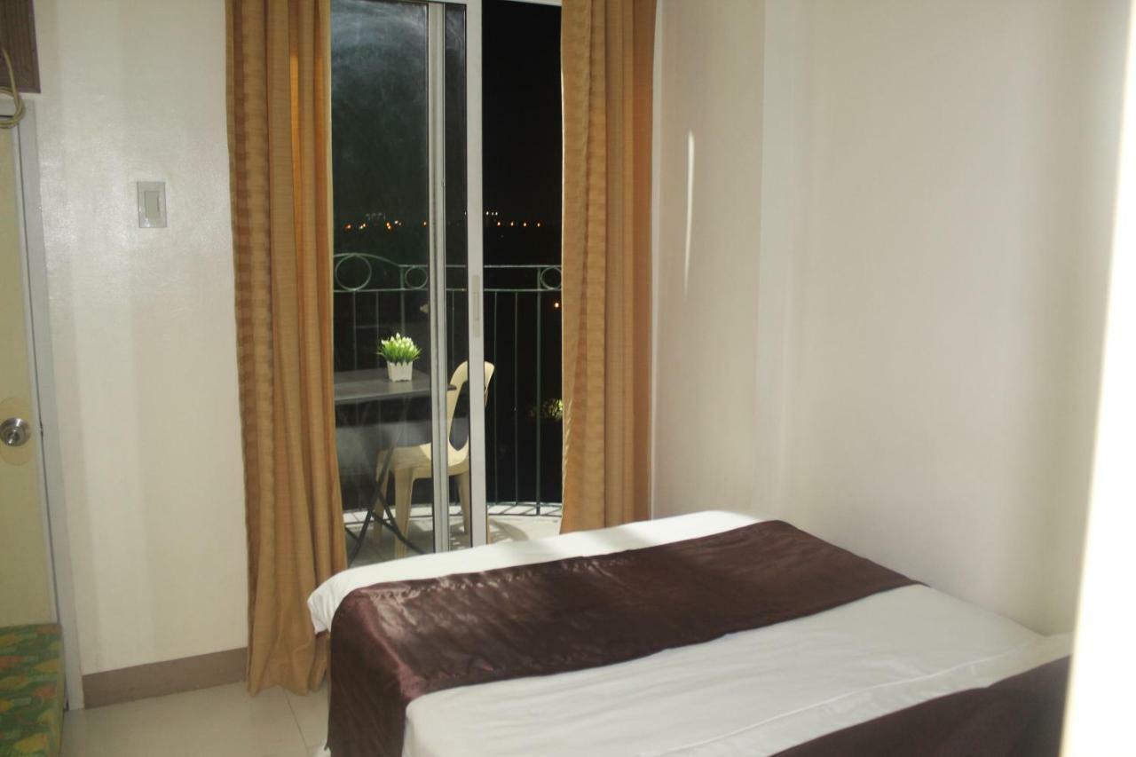 Chateau Elysee A3 Near Airport Wifi Kitchen Paranaque City Bagian luar foto